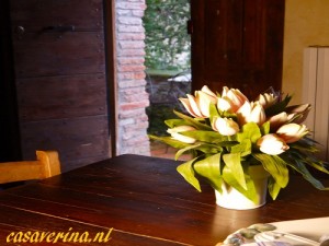 torretta tavolo con fiori 2